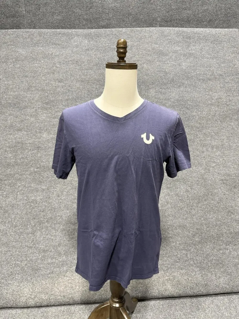 True Religion Shirt Mens Medium Blue Solid V-Neck Logo T-Shirt Tee Top Tagless